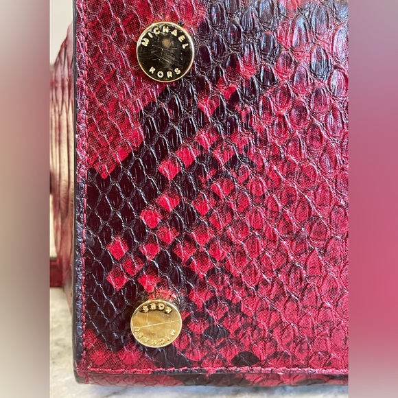 MICHAEL KORS Cinnabar Anaconda Selma Large Tote Purse - Picture 12 of 16